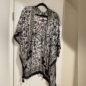 Vince camuto coverup/kimono